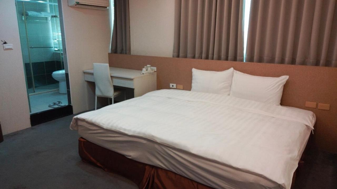 Shun-Yi Business Hotel Chiayi City Exterior photo