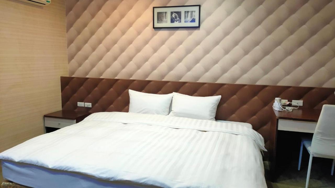 Shun-Yi Business Hotel Chiayi City Exterior photo