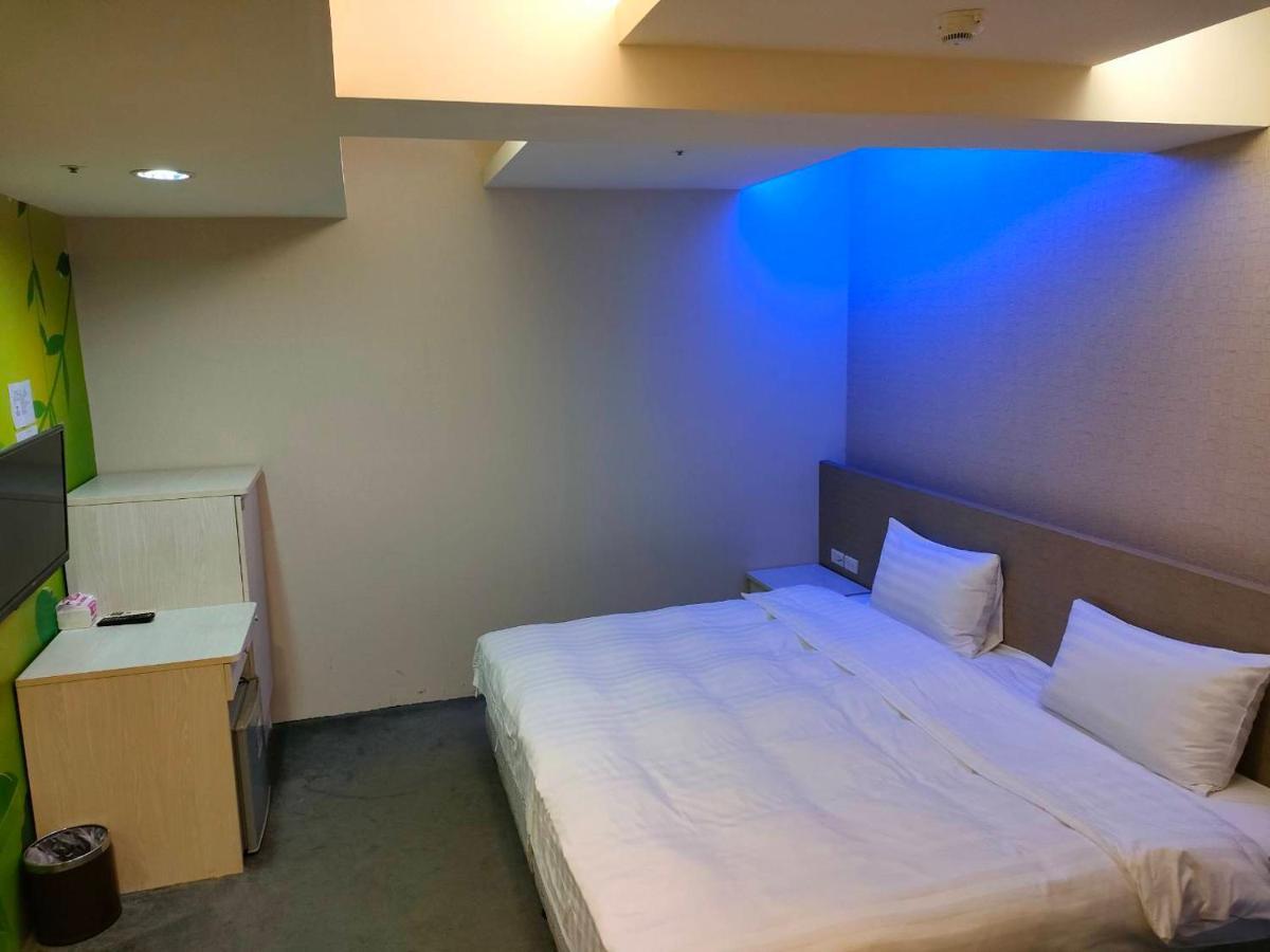 Shun-Yi Business Hotel Chiayi City Exterior photo