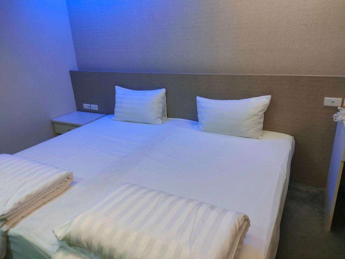 Shun-Yi Business Hotel Chiayi City Exterior photo
