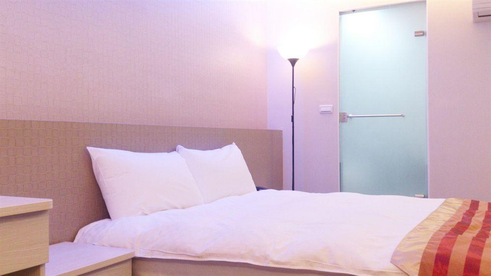 Shun-Yi Business Hotel Chiayi City Exterior photo