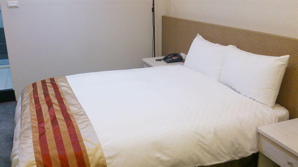 Shun-Yi Business Hotel Chiayi City Exterior photo